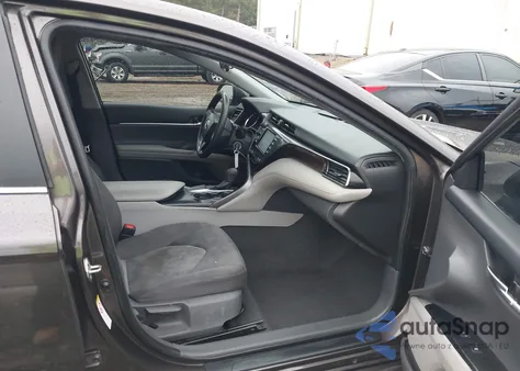 2019 Toyota Camry Le z USA, uszkodzony, nr VIN 4T1B11HK0KU178953